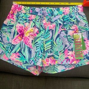 NWT Lilly Pulitzer Women's Tropical  Size S Athletic Shorts - pink,blue,Luxletic